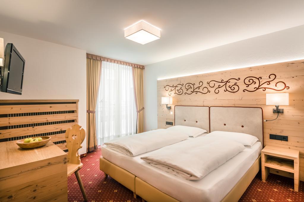 Hotel Maria Ortisei Ngoại thất bức ảnh