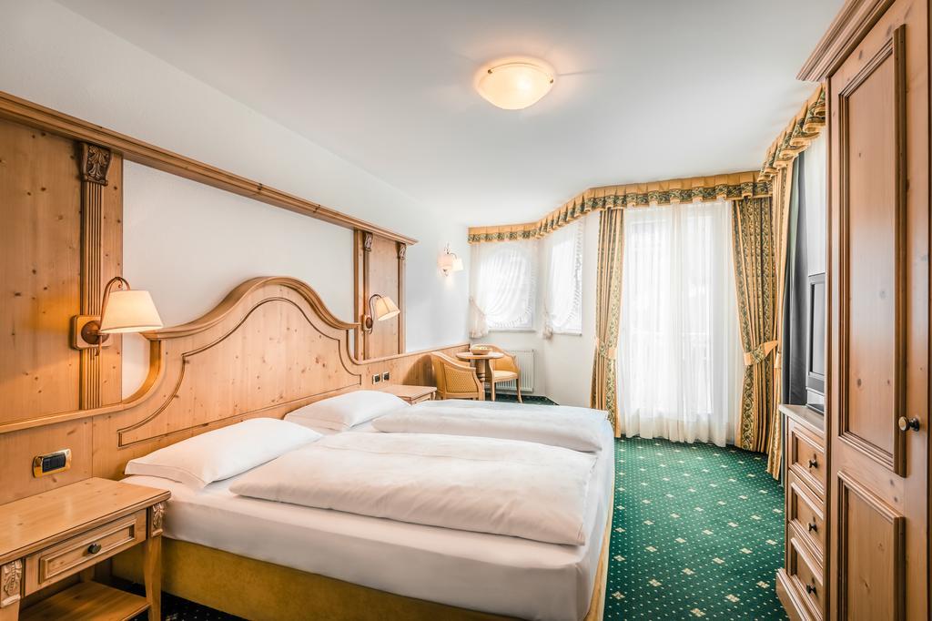 Hotel Maria Ortisei Ngoại thất bức ảnh